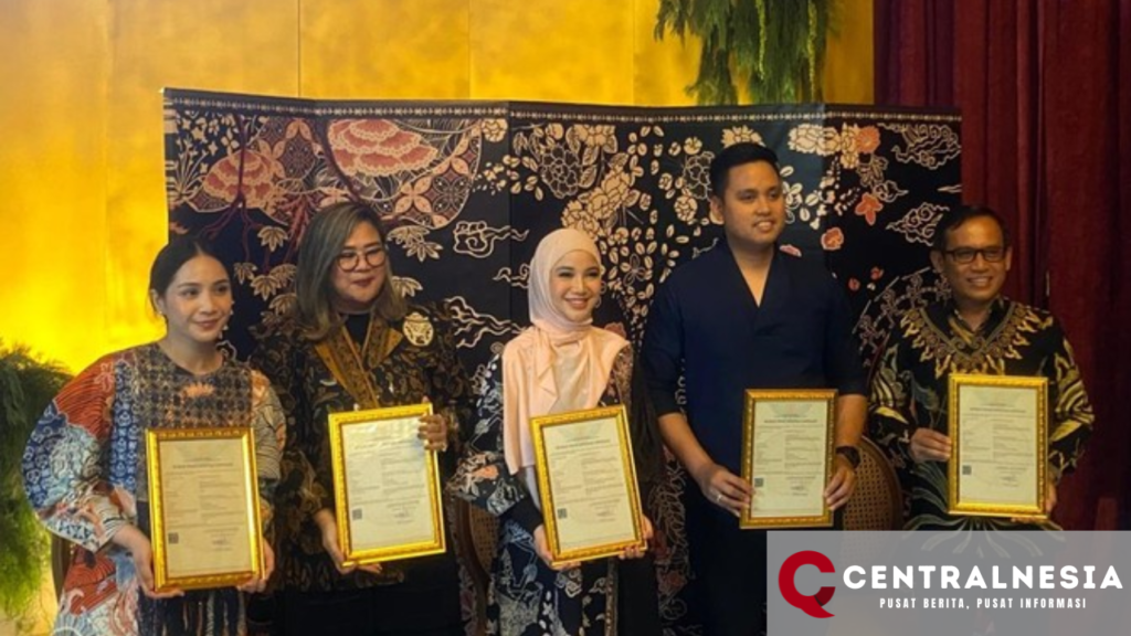 Bupati Kendal Ajak Batik 'Kendil Emas' Masuki Pasar Internasional