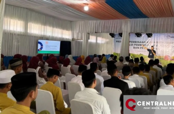 BRI Insurance Berikan Literasi Asuransi Syariah kepada Santri Sukabumi