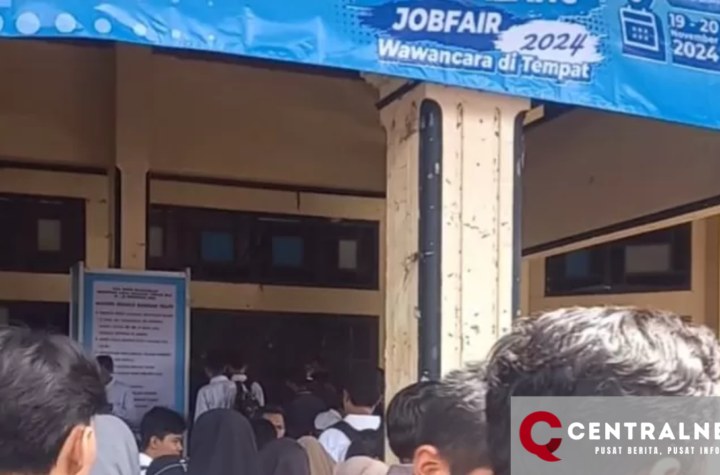 Job Fair Akbar Dipadati Ribuan Pencari Kerja yang Berburu Kesempatan