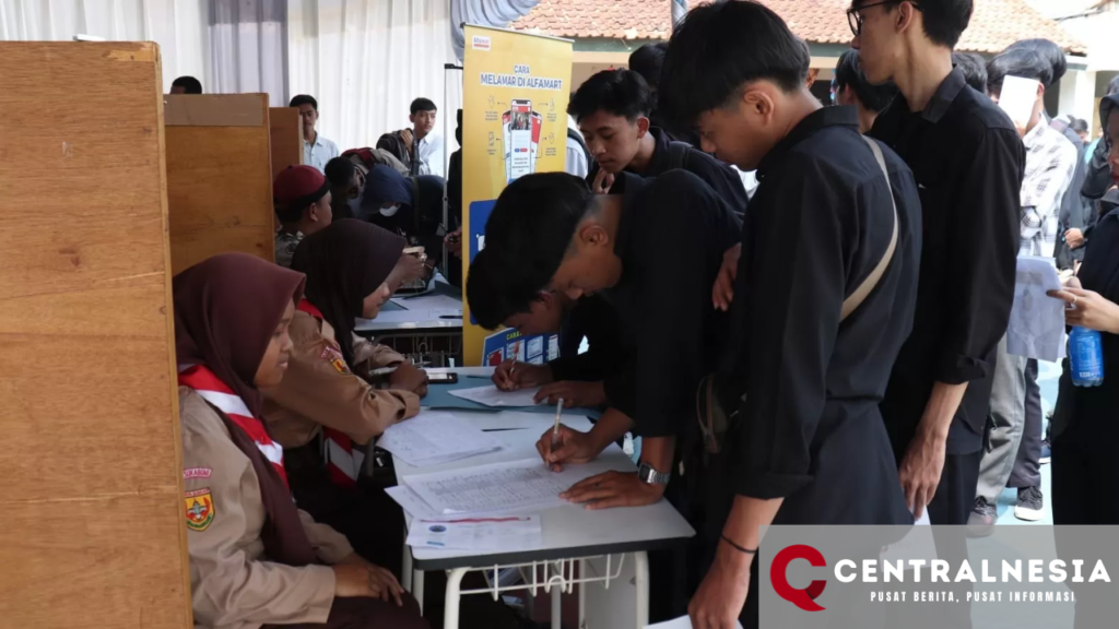 Job Fair dan Expo Kampus 2024 di SMKN 1 Gunungguruh Sukabumi, Peluang Kerja Bagi Alumni